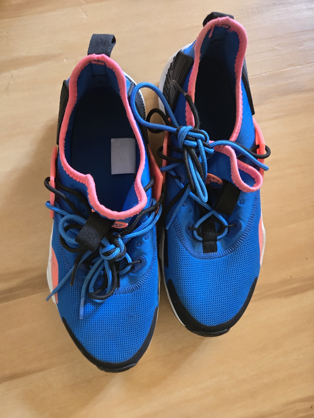 Nike Men's Blue and Pink Athletic Sneakers